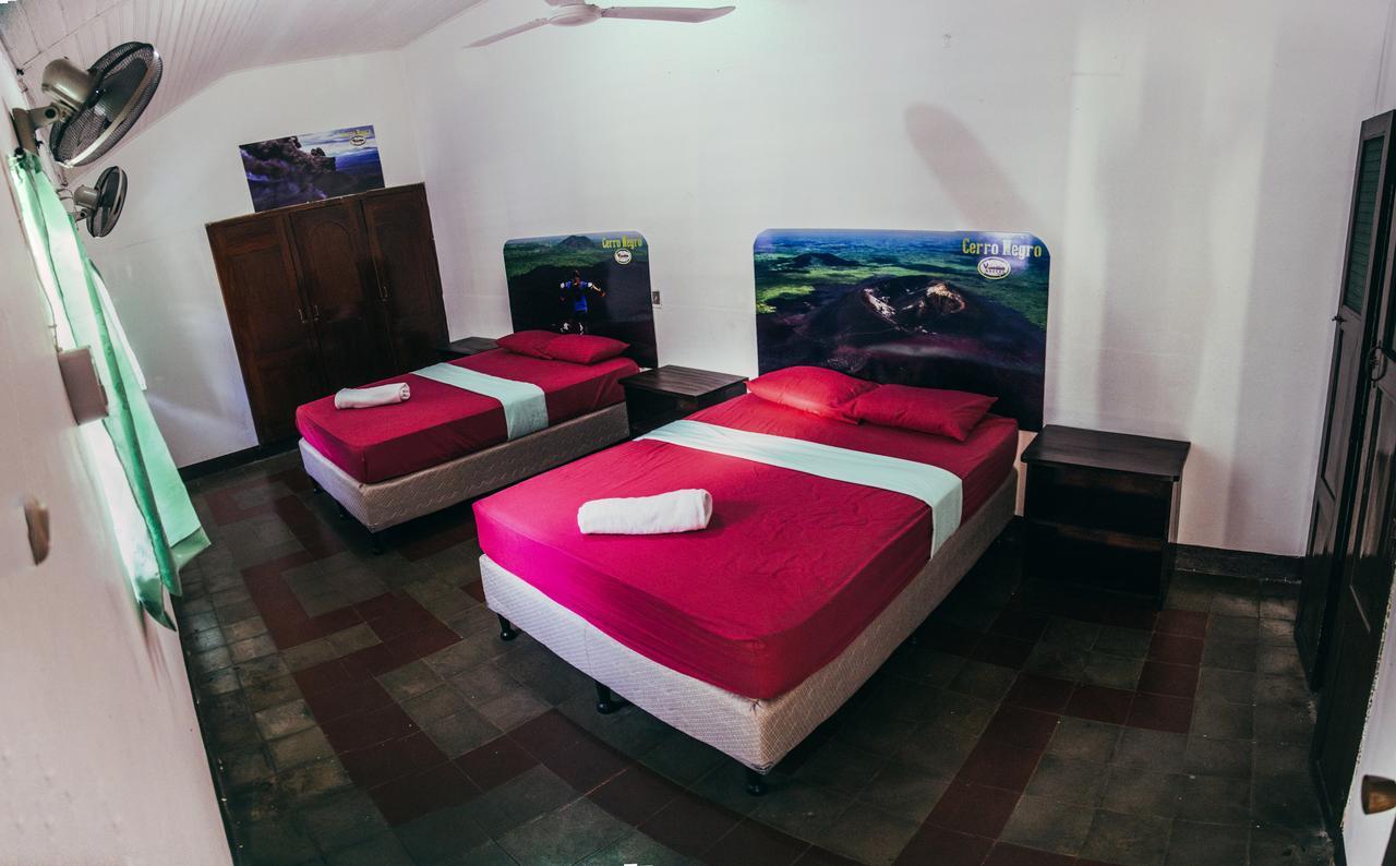 Volcano Hostel León Exteriör bild